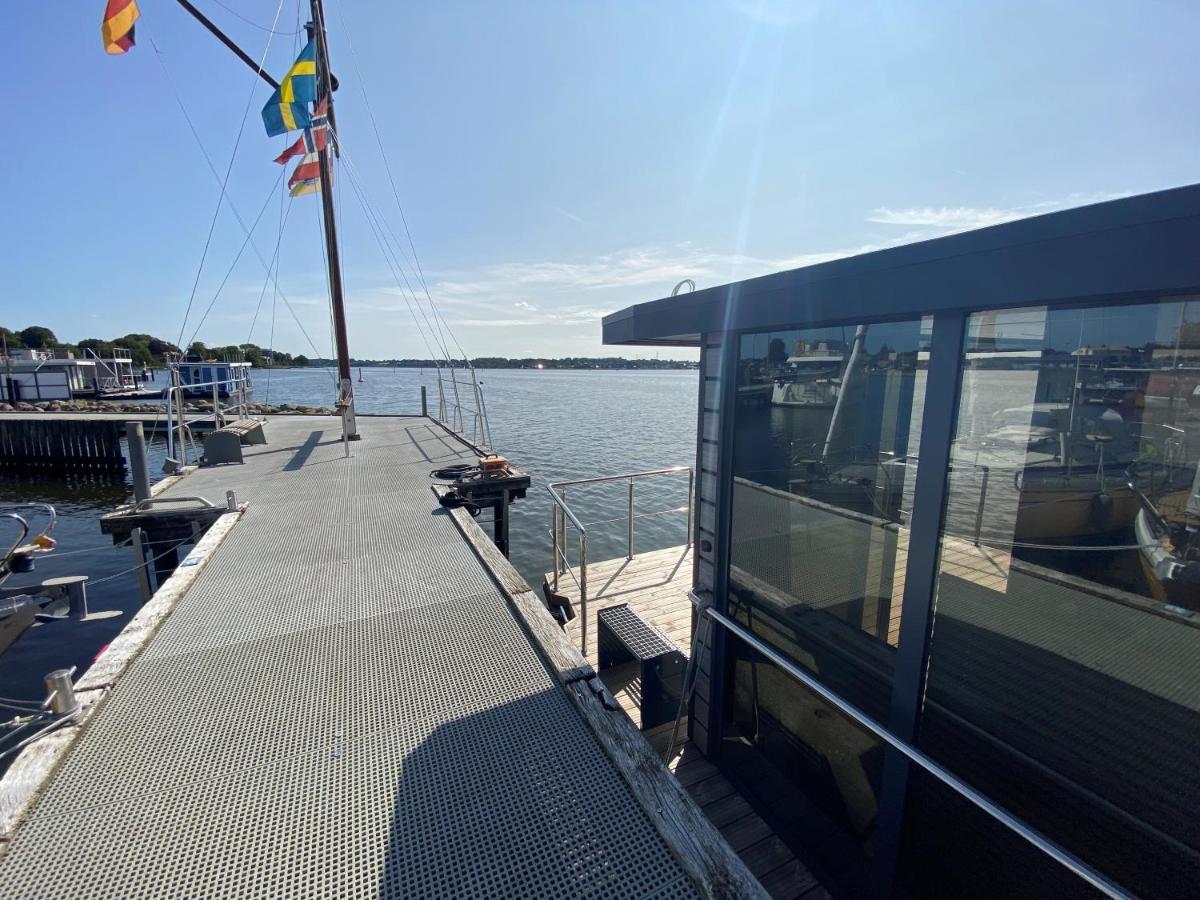Hotel Hausboot Fjord Nordstern Mit Dachterrasse In Schleswig Esterno foto